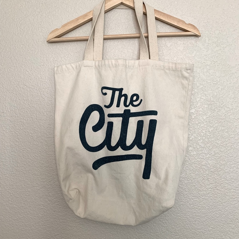 Tote bag